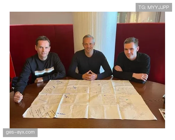 克鲁伊夫空间利用理念重塑现代足球：战术布局与球员角色的革命性演变