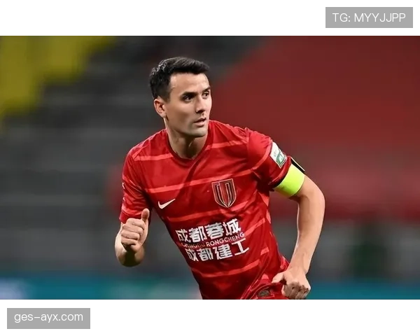 传奇球星转会风波落幕：新东家首秀能否重燃巅峰？