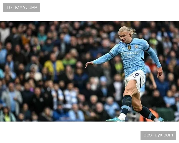 哈兰德是否限制了曼城的战术打法?