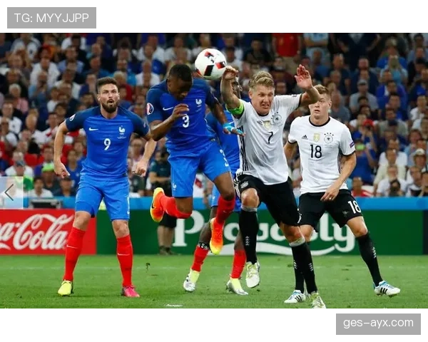 为什么近距离手球不 always 判犯规？规则关键看这3点